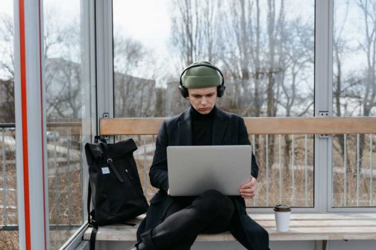 featured image best laptop backpack